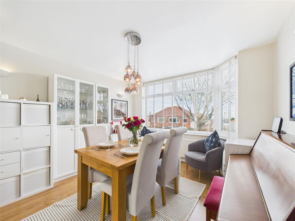 Property photo 3 of 16 Cam05207G0-Pr0079-Still002.Jpg