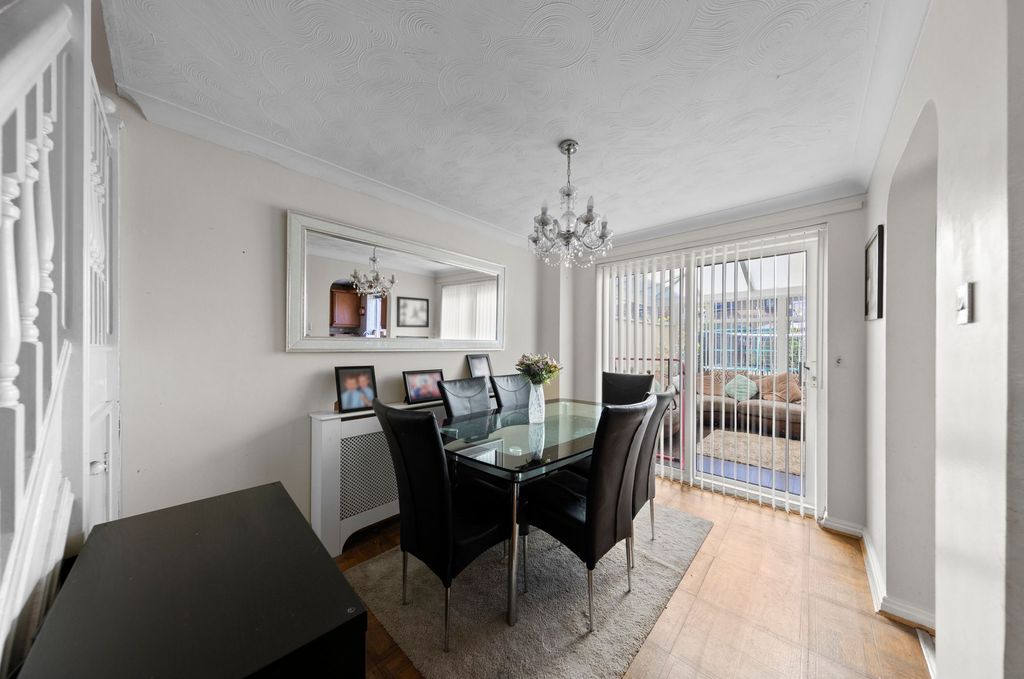 Property photo 3 of 26