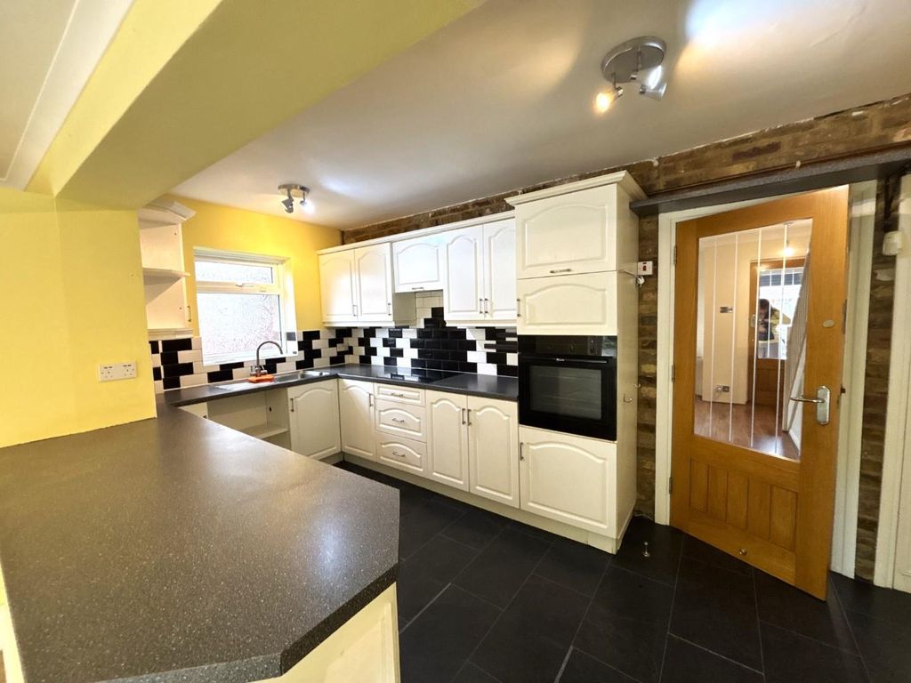 Property photo 2 of 11 Img_8736.Jpg