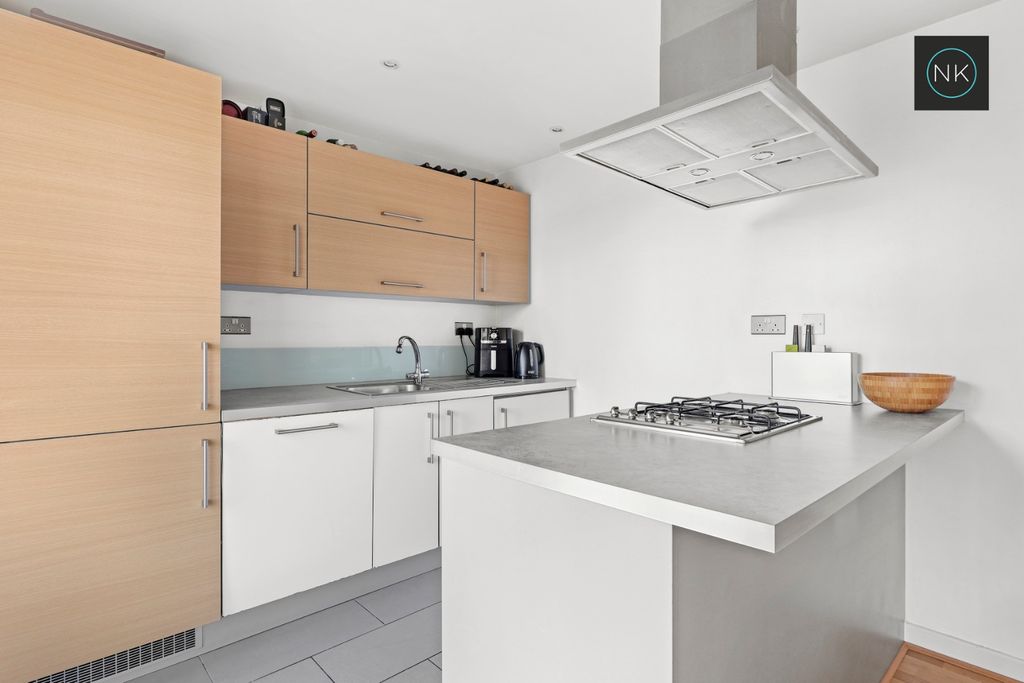 Property photo 3 of 17 4582716