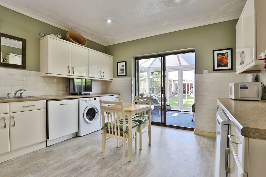 Property photo 3 of 17 Photo