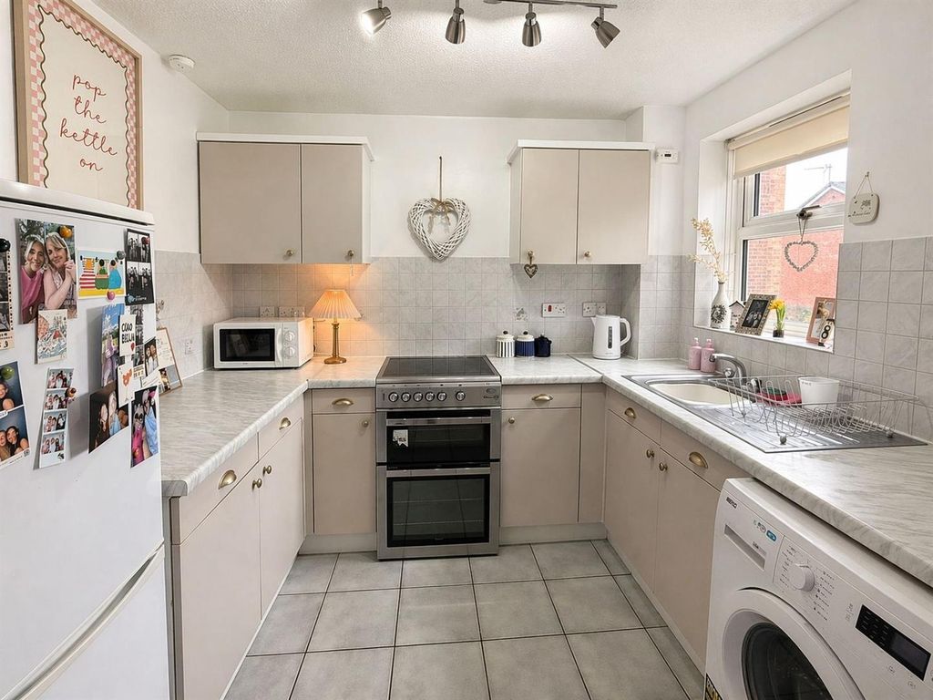 Property photo 3 of 8 8.Jpg