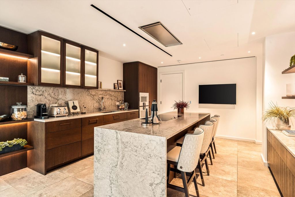 Property photo 2 of 14 Image