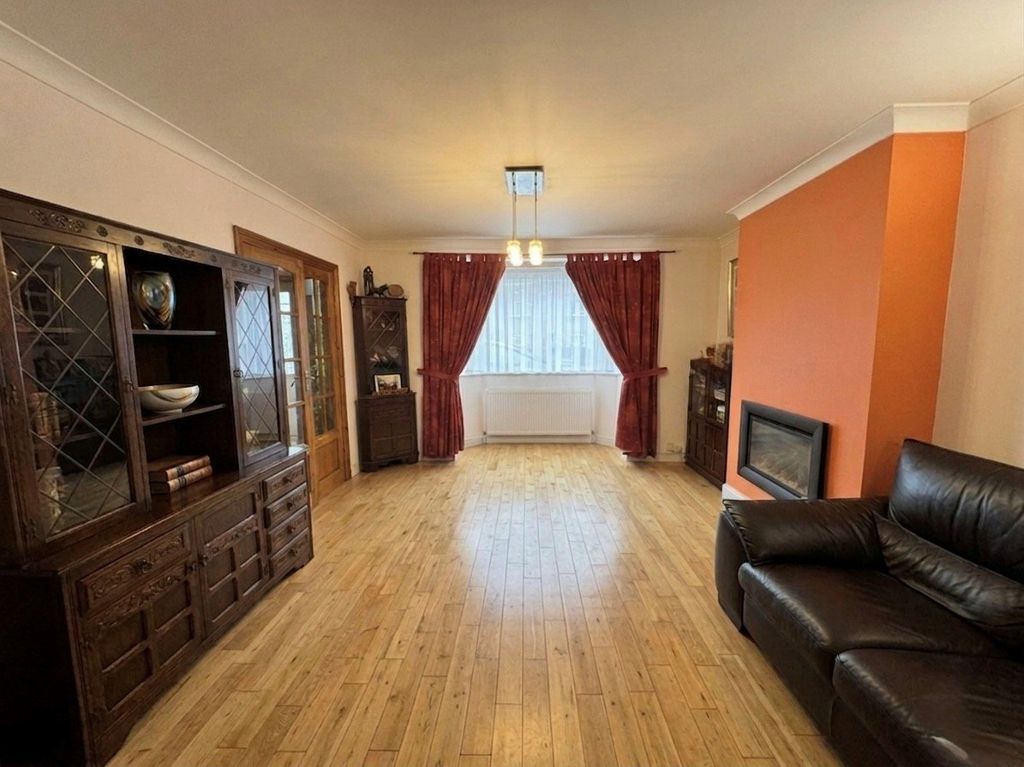 Property photo 3 of 15 Gallery