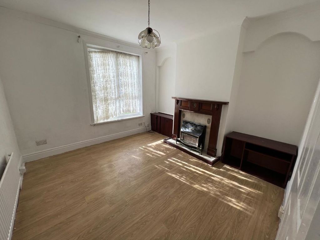 Property photo 2 of 10 Image 2