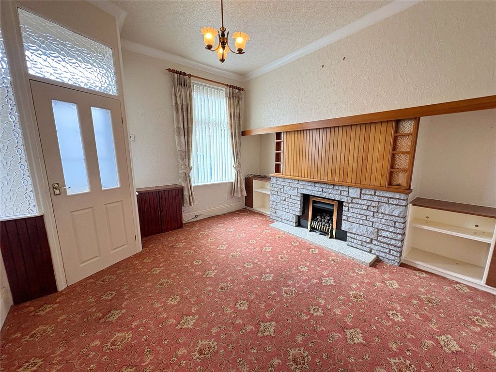Property photo 2 of 11 Living Room