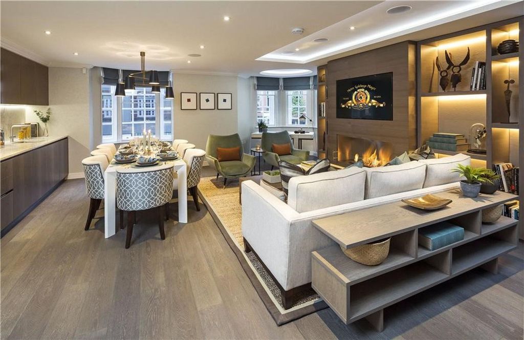 Property photo 3 of 10