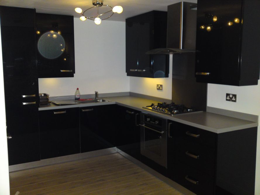 Property photo 3 of 9 Kitchen