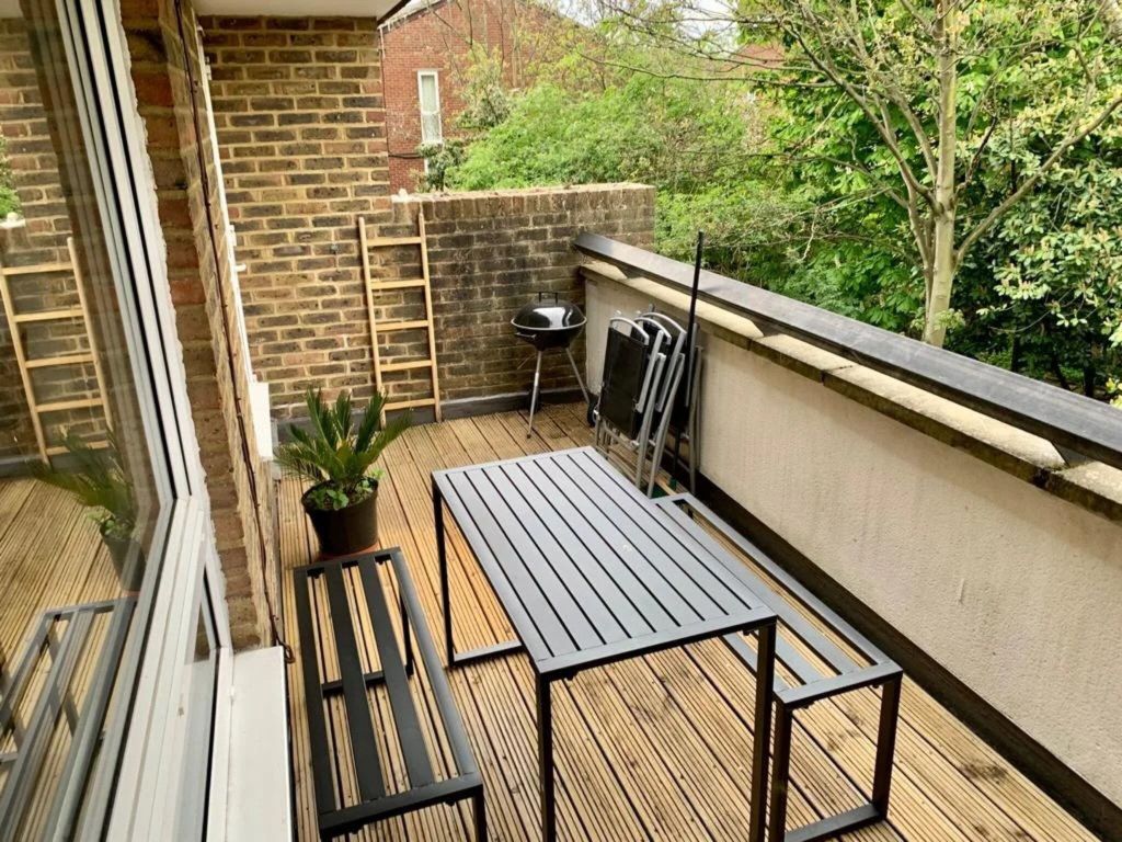 Property photo 1 of 2