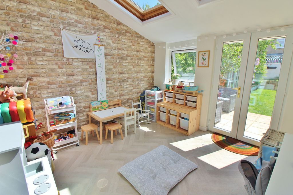 Property photo 3 of 18