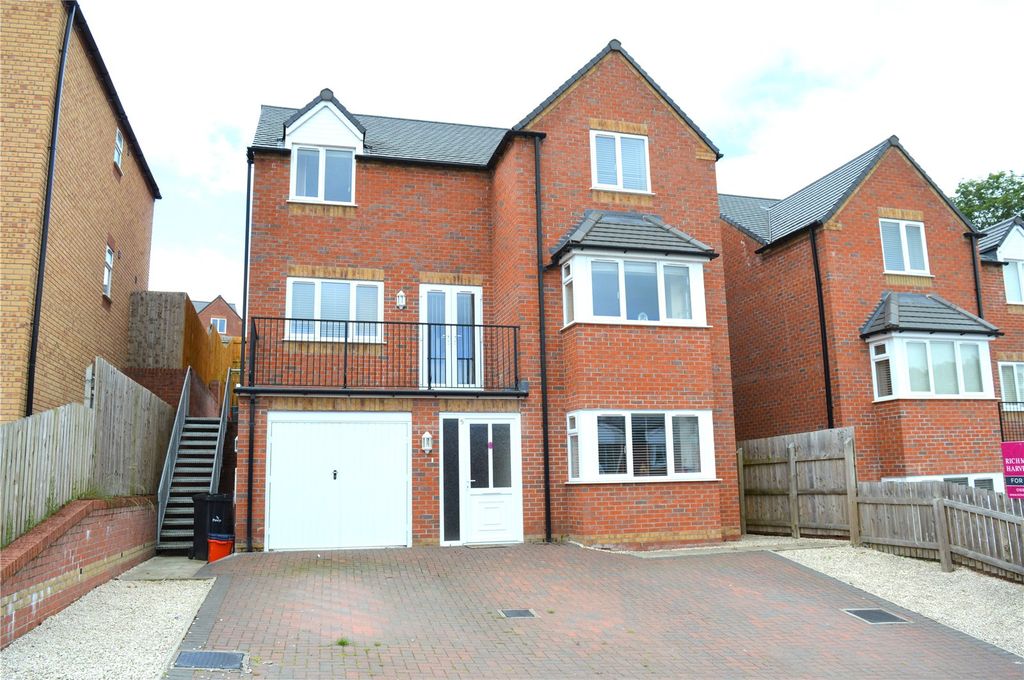 Property photo 1 of 9 Frontage