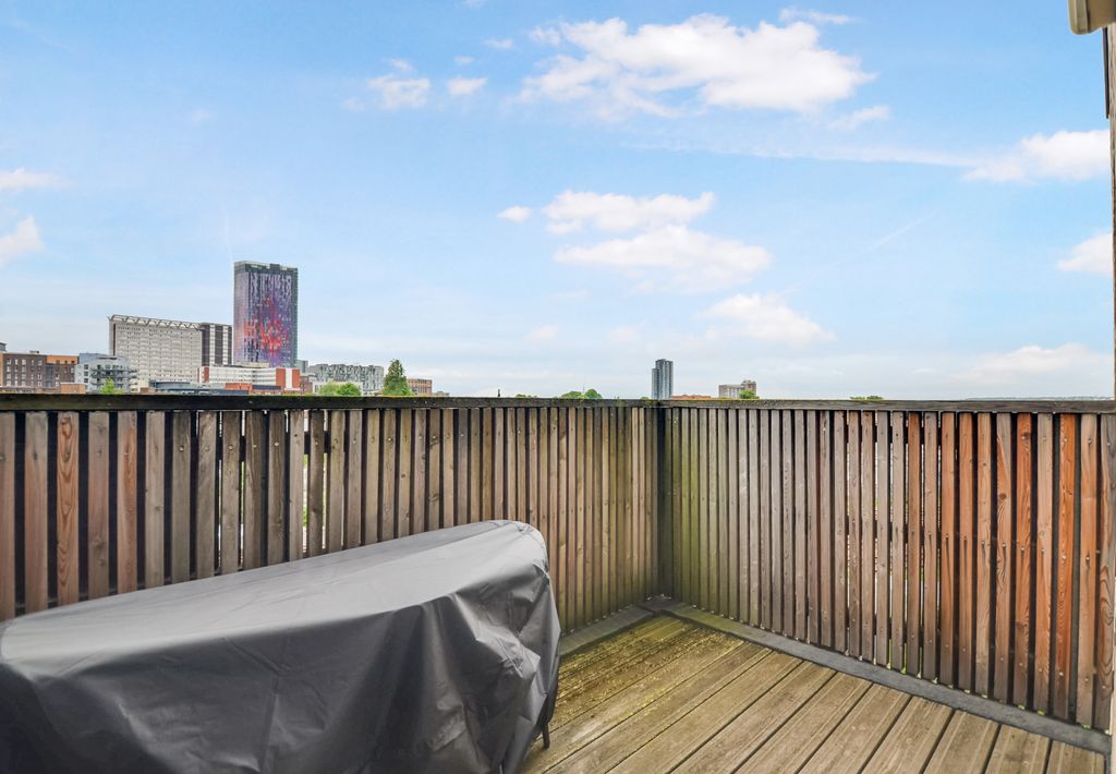 Property photo 2 of 18 Balcony_Pic_1.Jpg