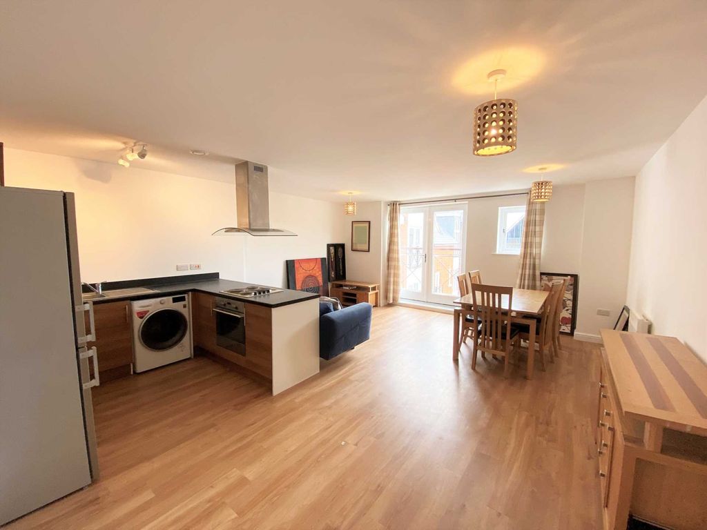 Property photo 2 of 11