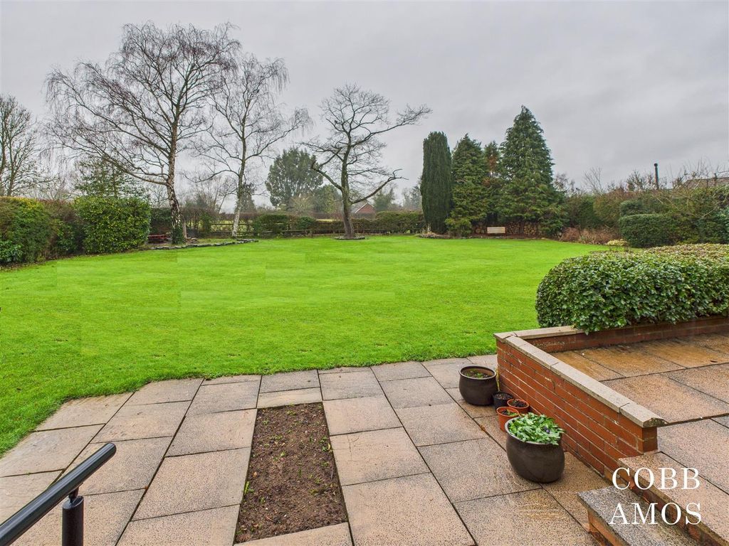 Property photo 2 of 19 1. Garden.Jpg