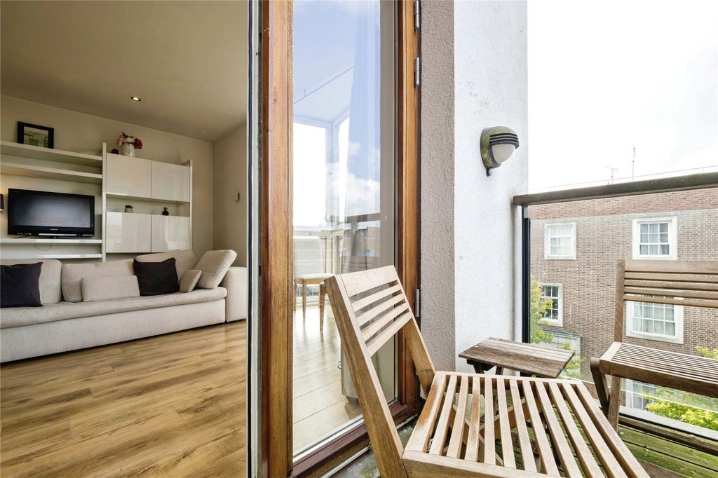 Property photo 2 of 14 Balcony