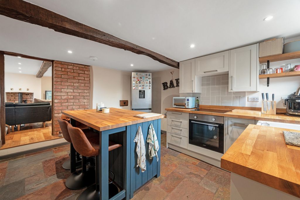 Property photo 2 of 18
