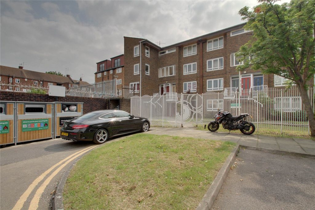 Property photo 3 of 9 Picture No. 04