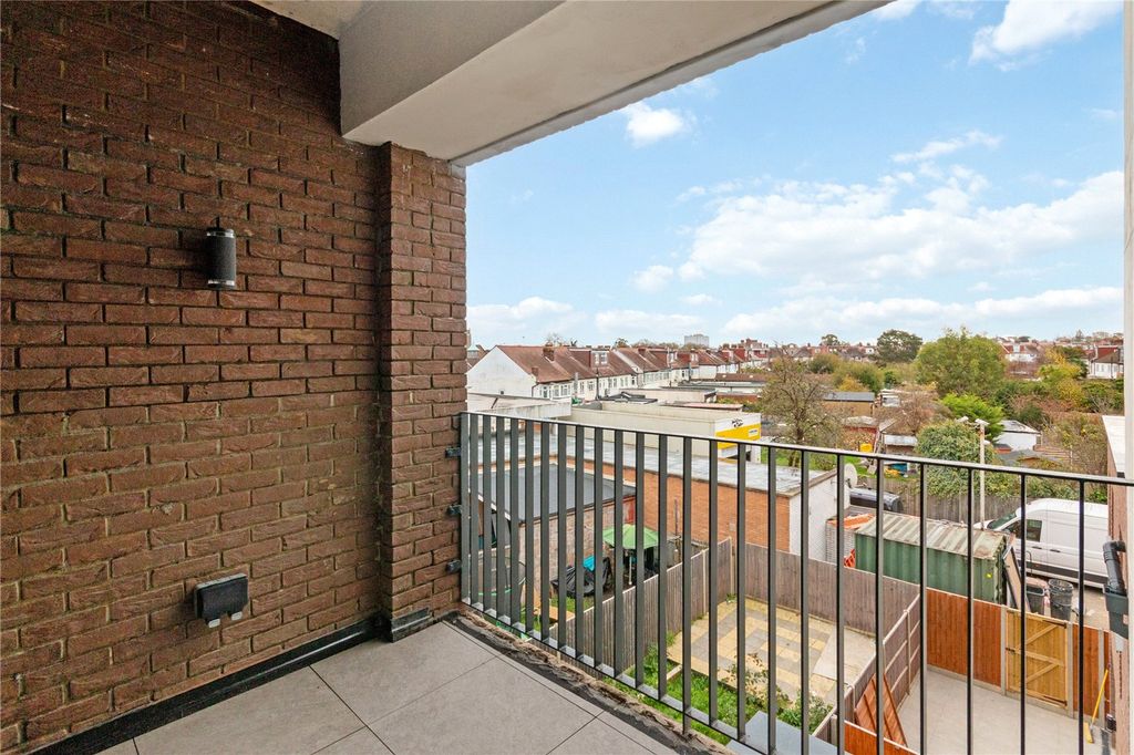 Property photo 3 of 9 Picture No. 14