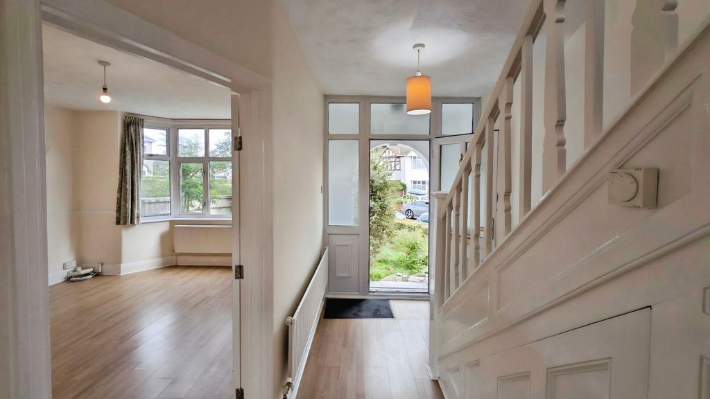 Property photo 3 of 22 B0c75c3F-Pxl_20251001_083512347.Jpg