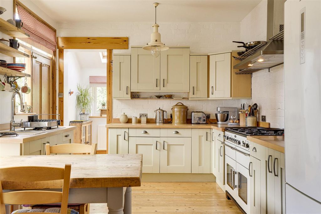 Property photo 3 of 27 05.Jpg