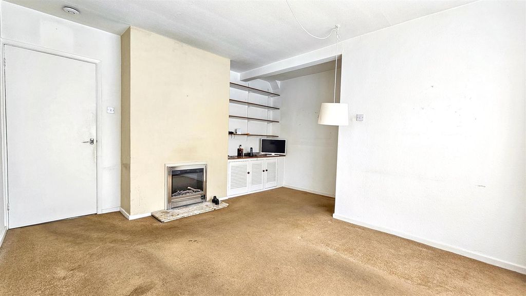Property photo 2 of 14 1000005998.Jpg