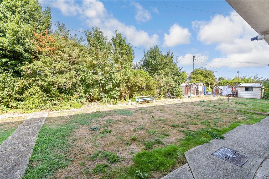 Property photo 2 of 8 Communal Gardens