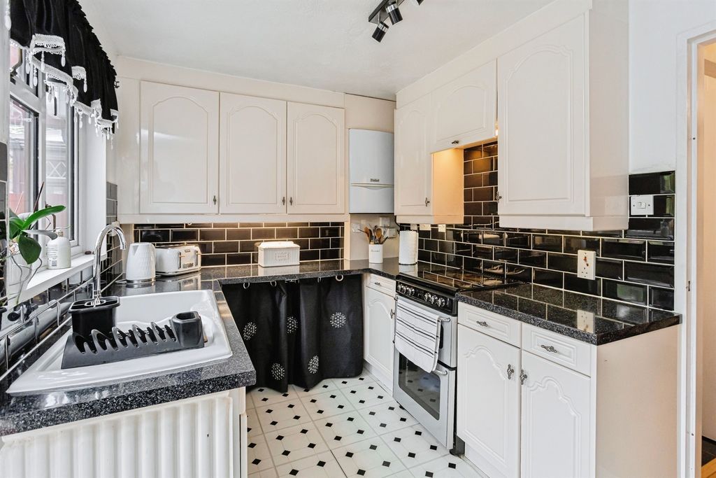 Property photo 2 of 15