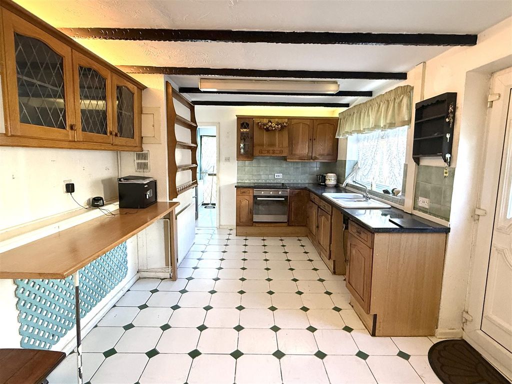 Property photo 3 of 16 Kitchen Diner