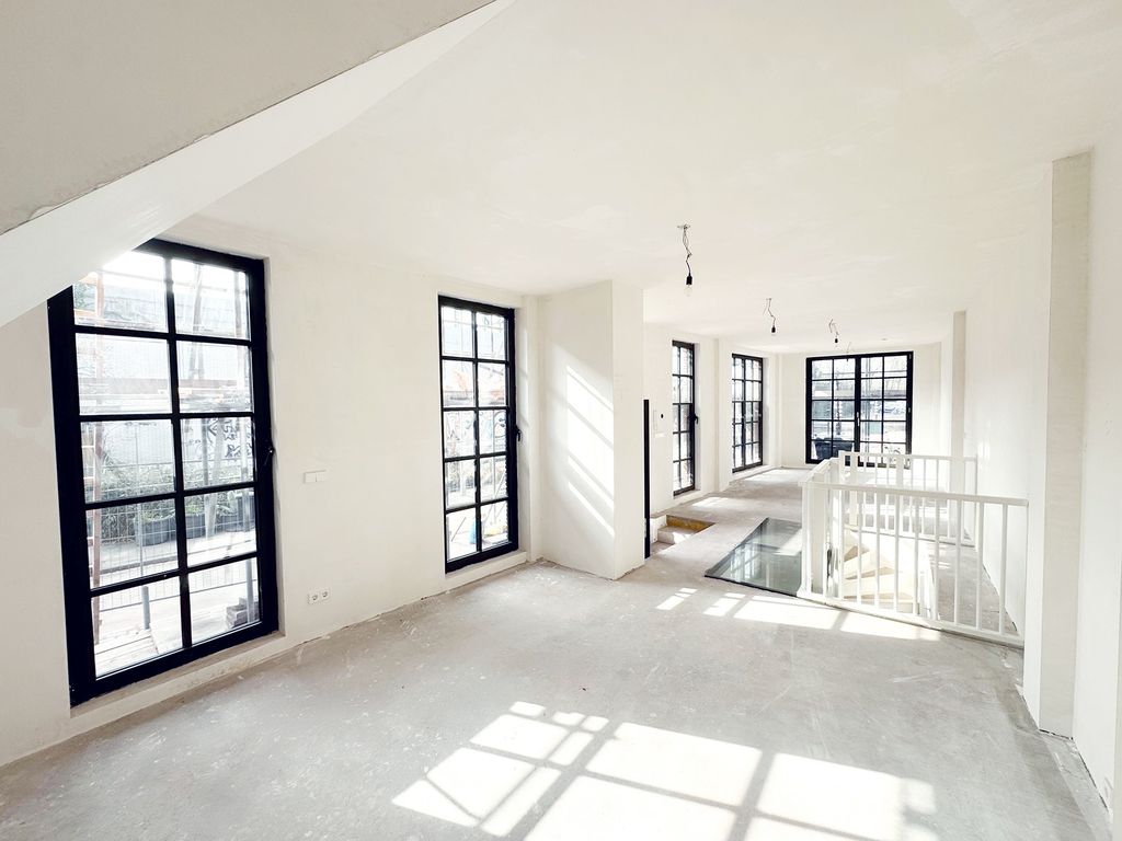 Property photo 2 of 48