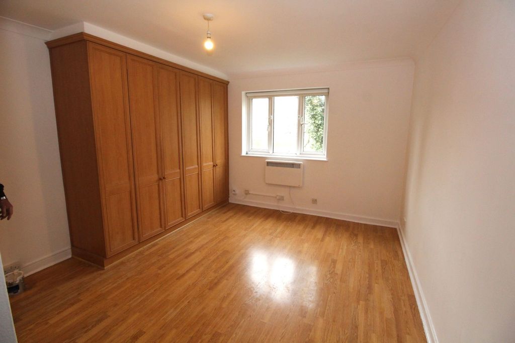 Property photo 3 of 4