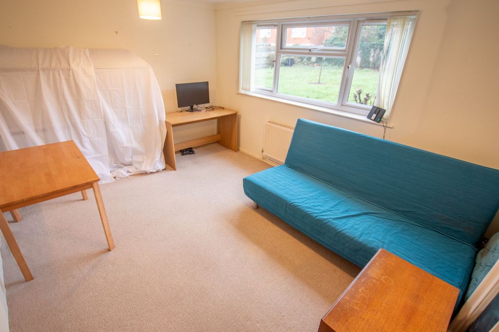 Property photo 3 of 7 Lounge