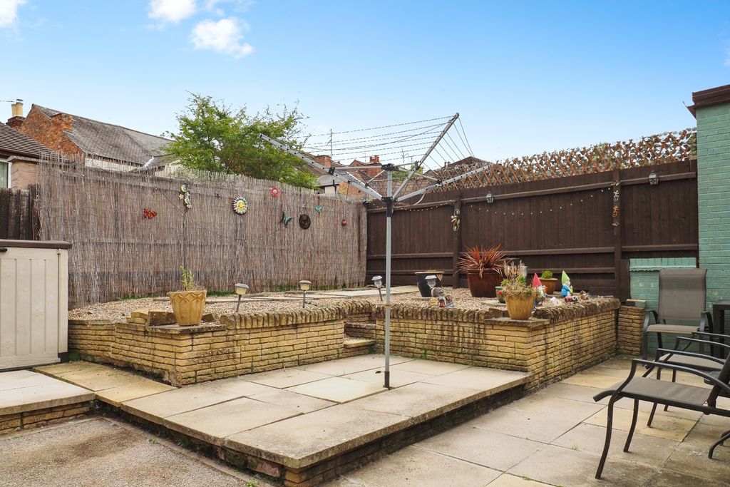 Property photo 2 of 17 Photo