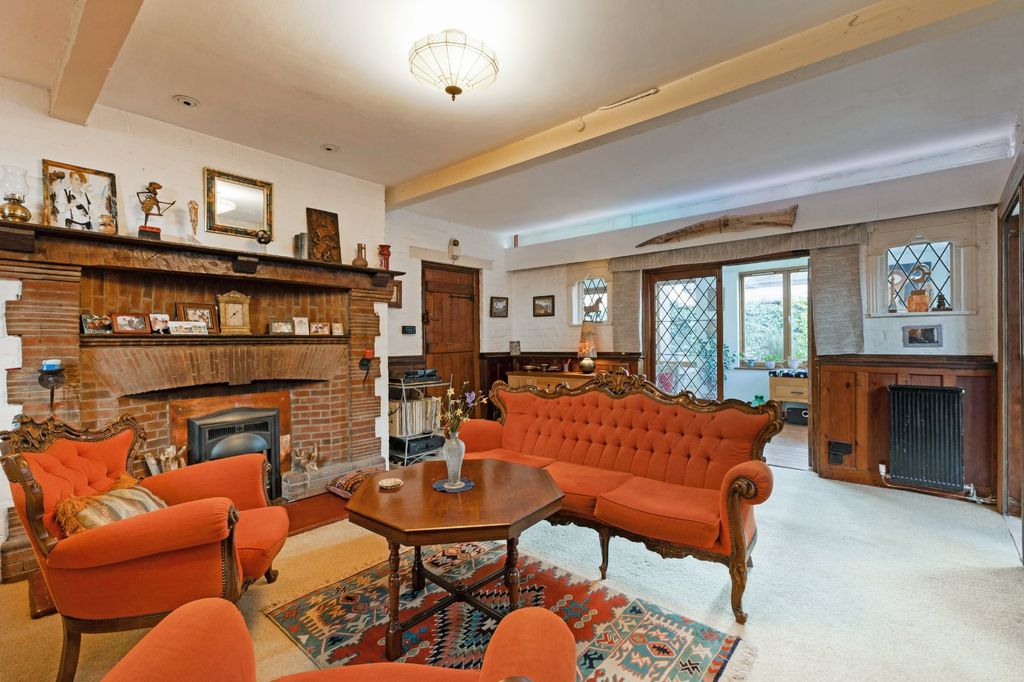 Property photo 3 of 18 Sitting Room