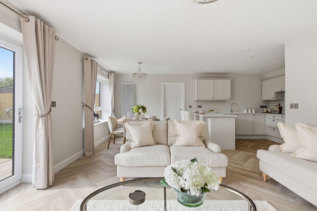 Property photo 1 of 32