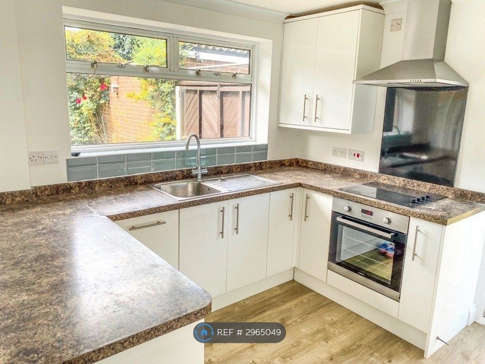 Property photo 2 of 16 Kitchen 1