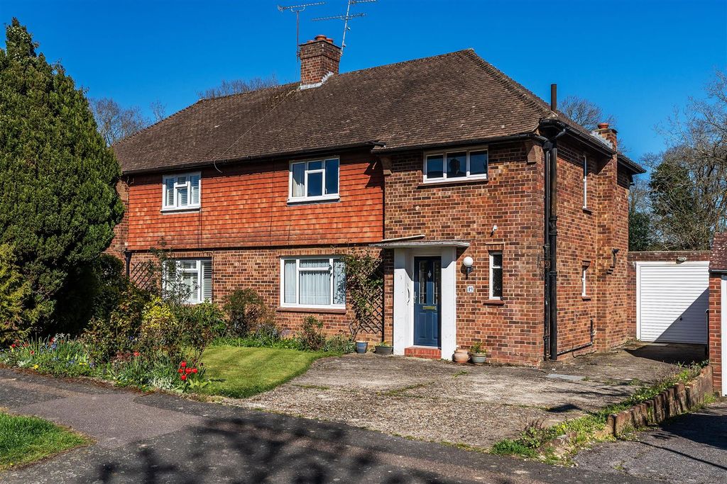 Property photo 1 of 22 49-Chestnut-Copse-12.Jpg