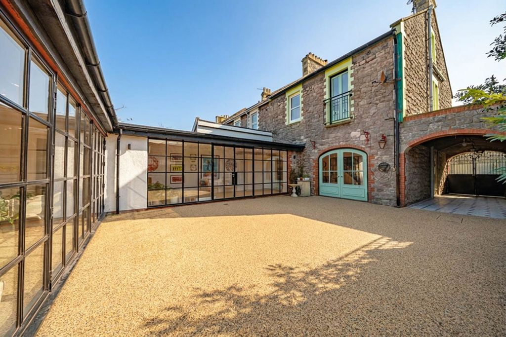 Property photo 1 of 26