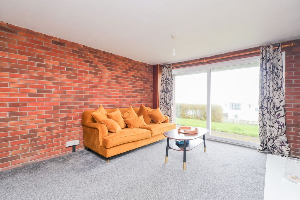 Property photo 3 of 12 Lounge Area