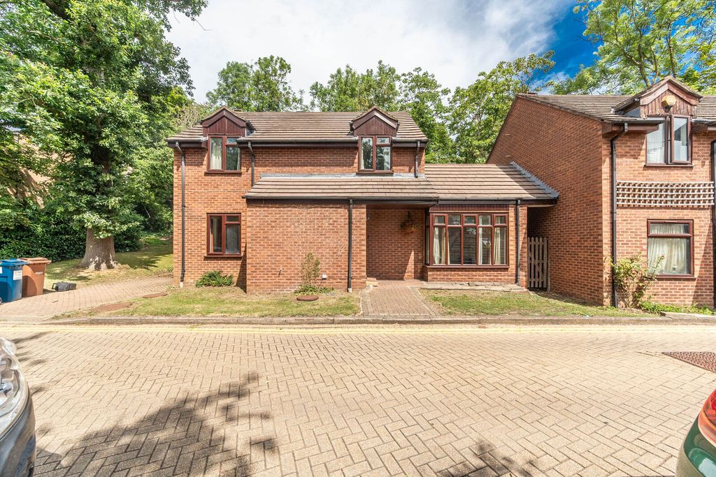 Property photo 1 of 26