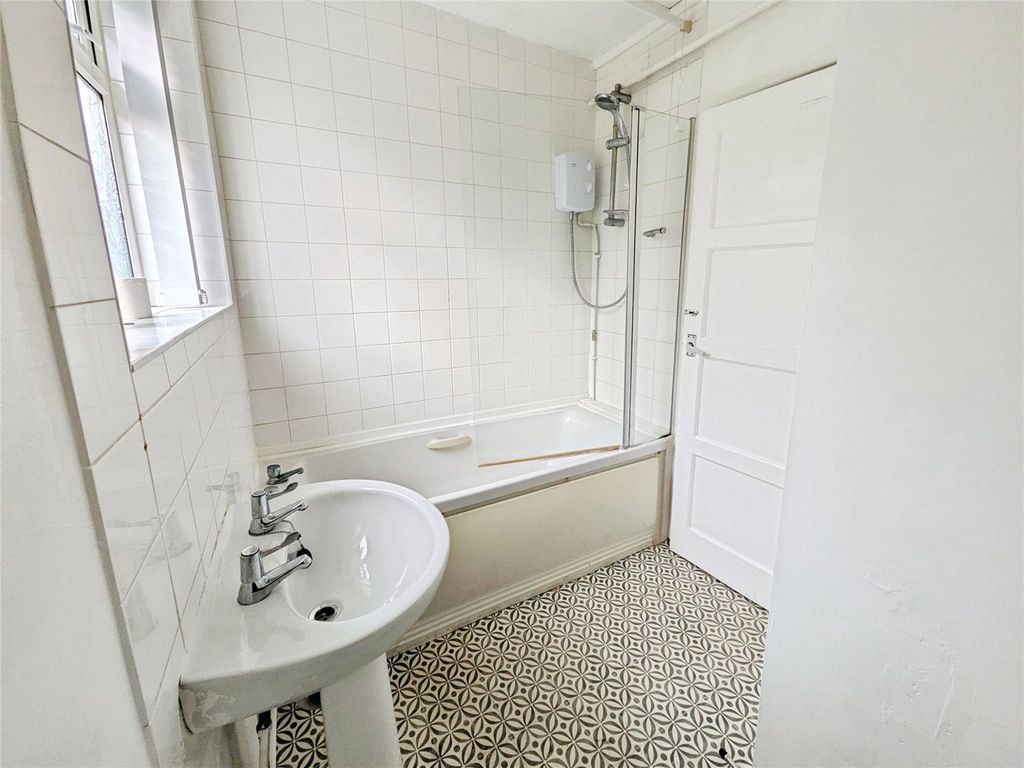 Property photo 3 of 7 Bathroom