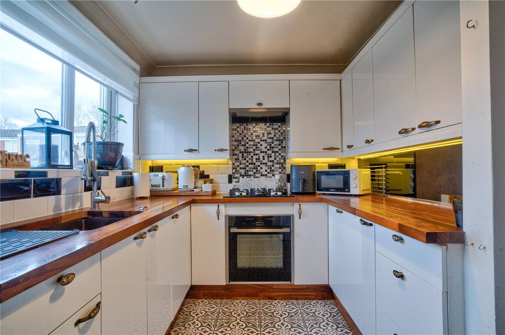 Property photo 2 of 12 Picture No. 02