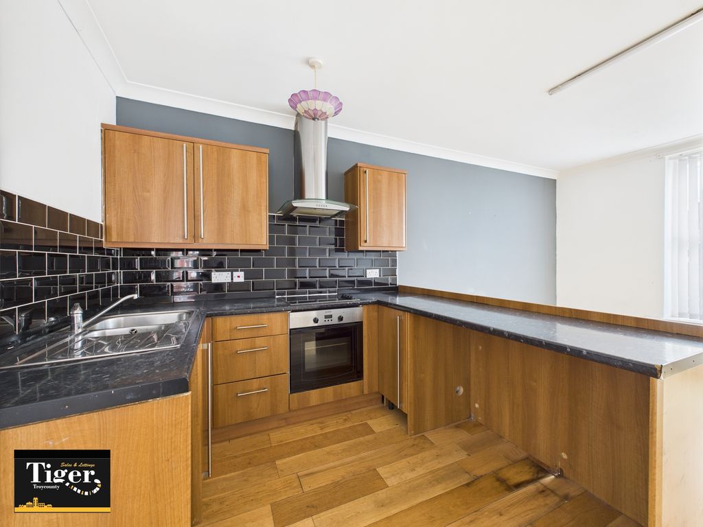 Property photo 2 of 10 Cam03440G0-Pr0360-Still007