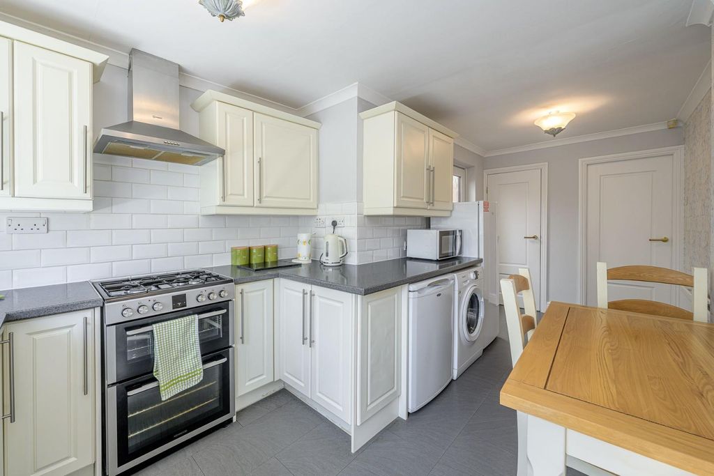Property photo 3 of 22 Breakfast Kitchen 2
