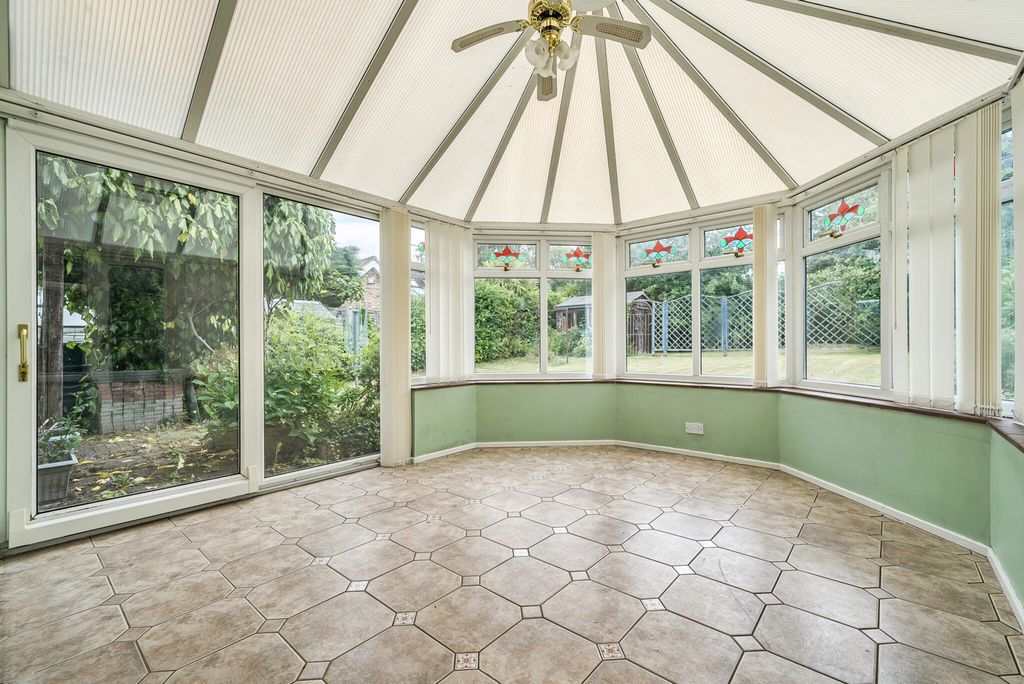 Property photo 3 of 22 1303497-12-684Ff6...