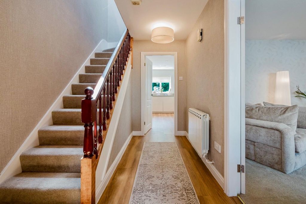 Property photo 2 of 22 Entrance Hallway