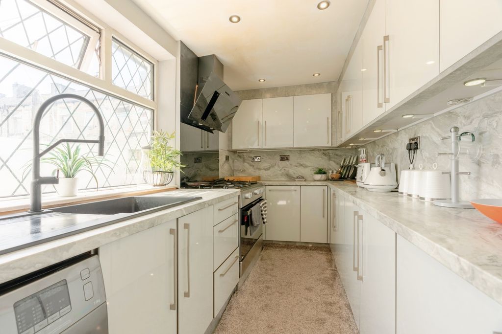 Property photo 2 of 13 Photo