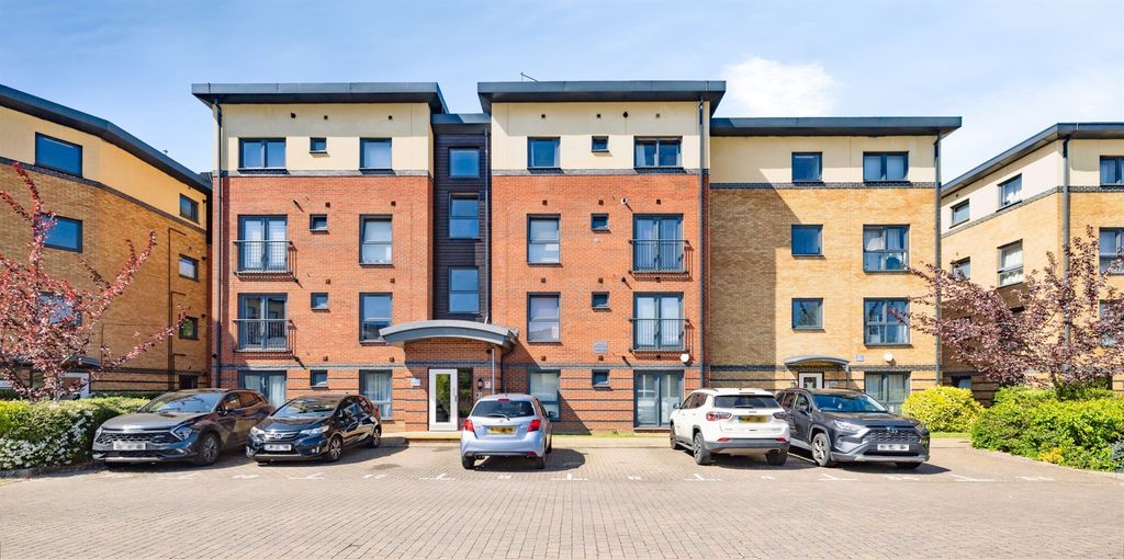 Property photo 1 of 12