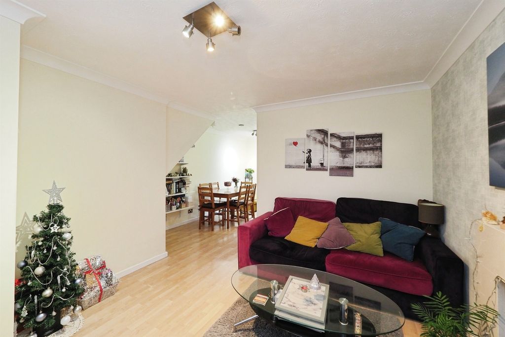 Property photo 3 of 15