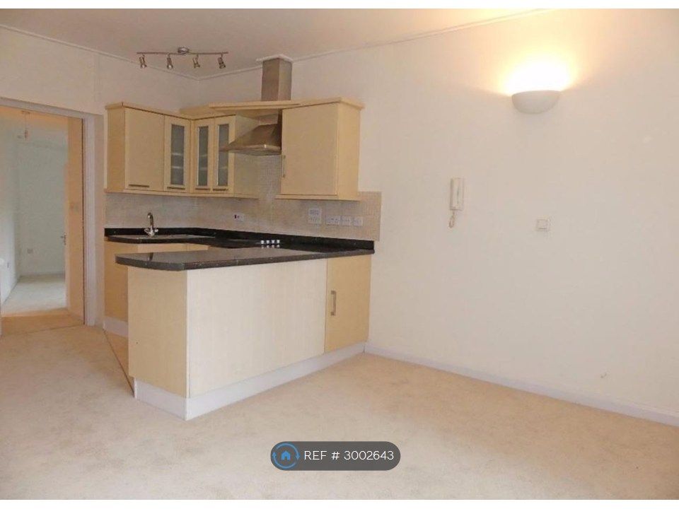 Property photo 1 of 4 Lounge / Kitchen