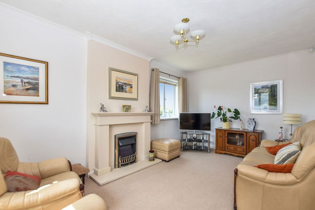 Property photo 3 of 19
